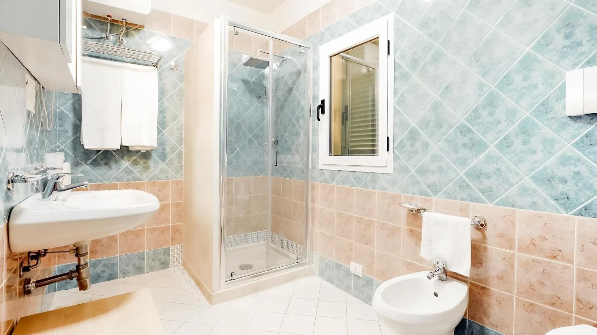 Hotiday Room Collection - Гольфо-Аранчи Отель